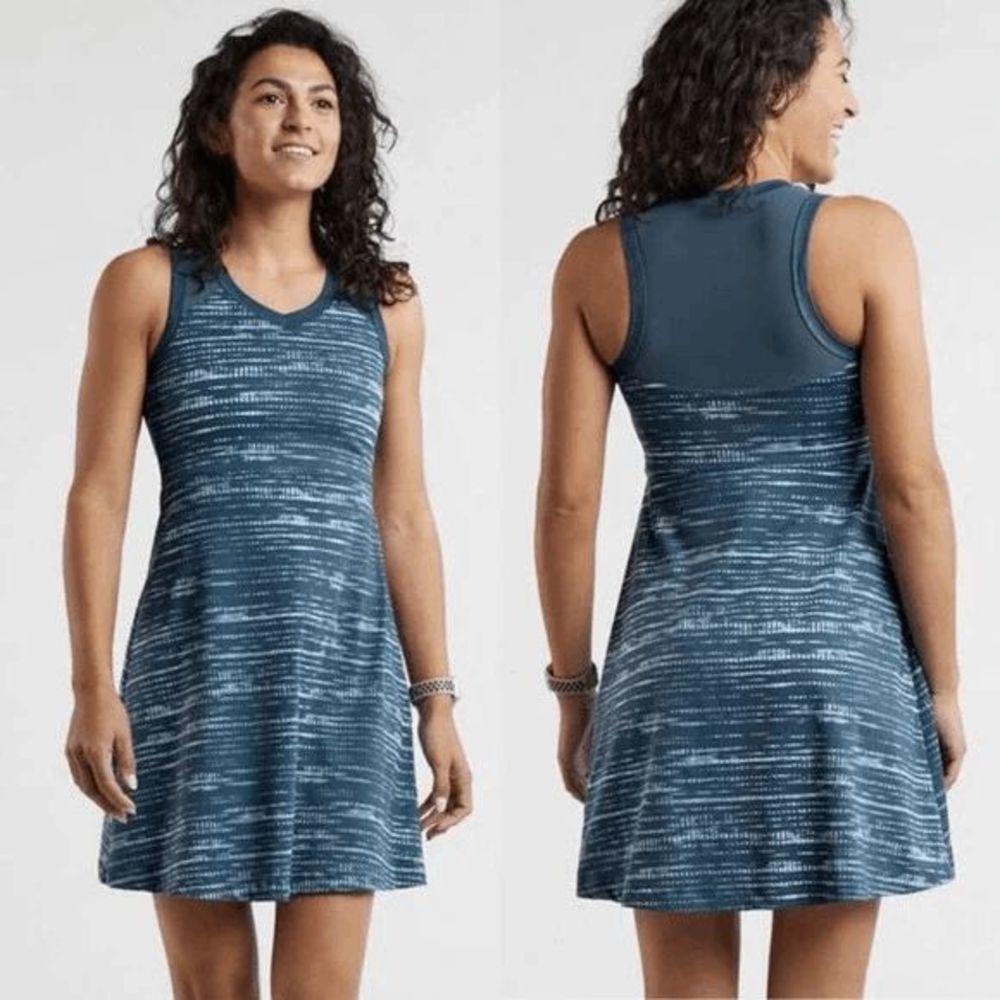 Title Nine Boss Athletic Dress Pulse Blue Built Shelf Bra Size Small #0039